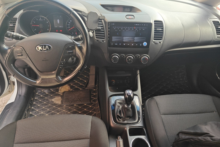 起亚K3 2016款 1.6L 手动GLS中控内饰12