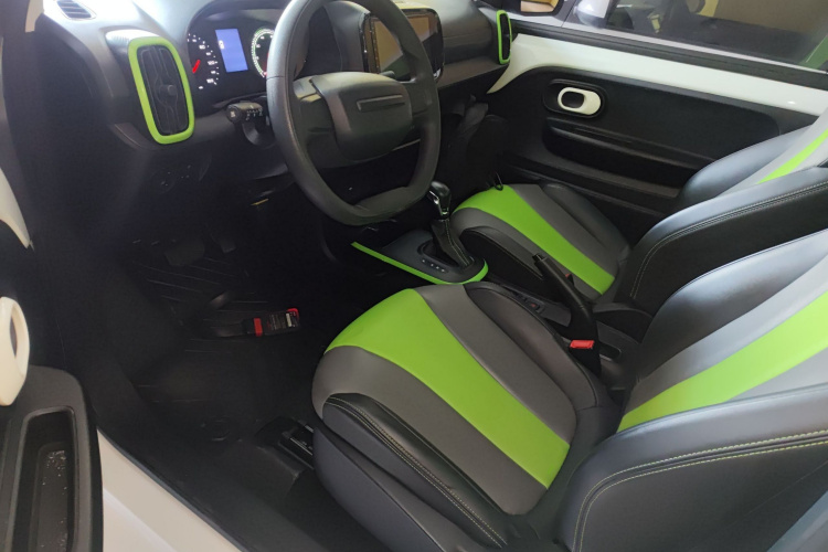 荣威 科莱威CLEVER 2021款 302km新四座超能版中控内饰20