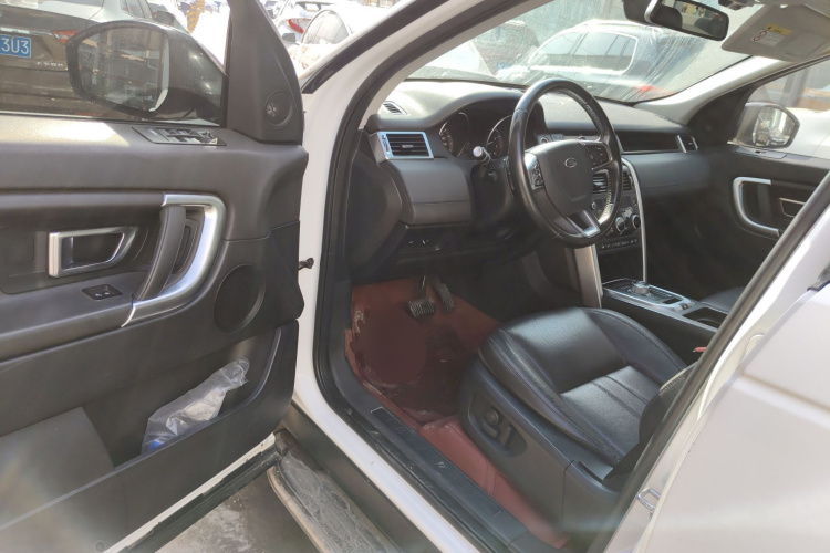 路虎 发现神行 2016款 2.0T SE中控内饰20