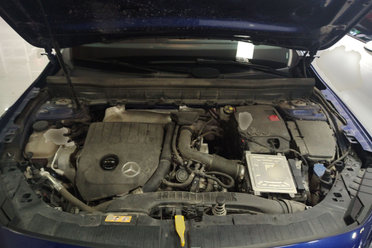 奔驰GLB 2020款 改款 GLB 200 动感型机舱底盘24