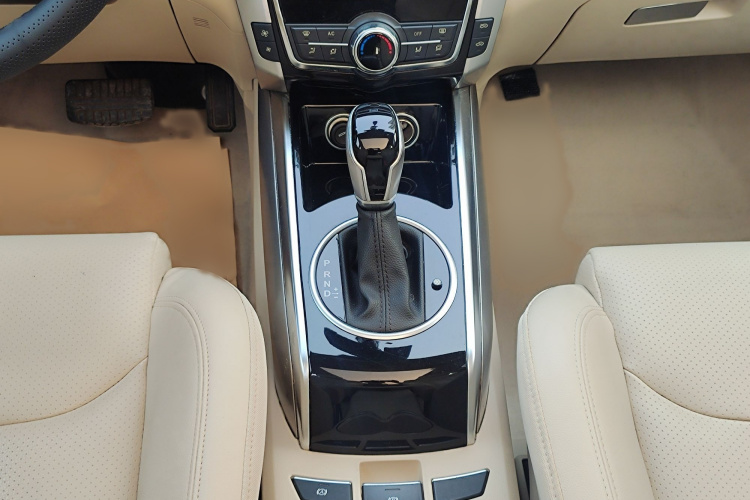 众泰 大迈X5 2017款 升级版 1.5T CVT地主型局部细节18