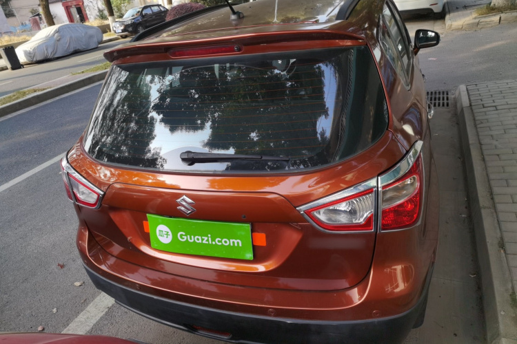 铃木 骁途 2017款 1.6L CVT两驱都市时尚型车身外观6