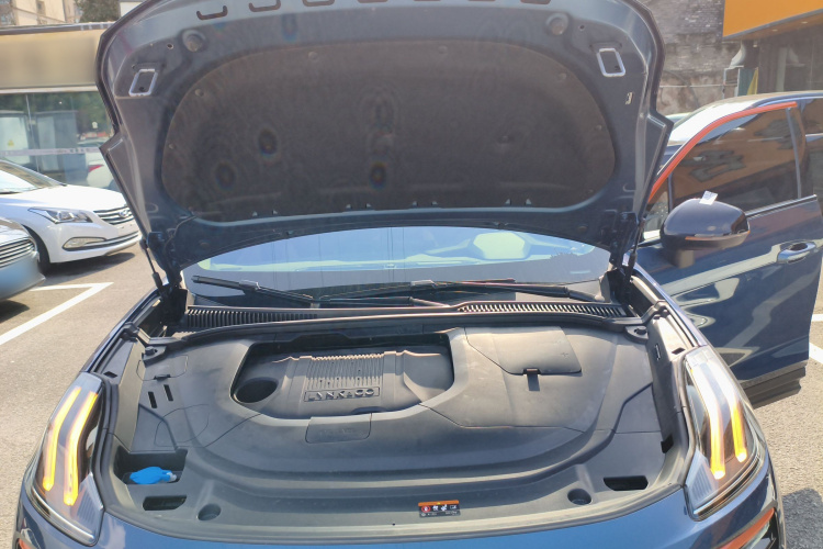 领克06 2023款 Remix 1.5T 耀Halo机舱底盘24