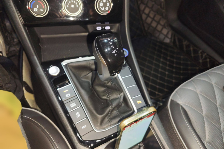 大众 速腾 2024款 300TSI DSG超越版局部细节18