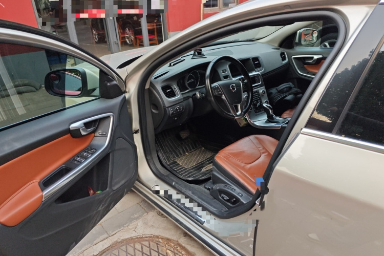 沃尔沃S60 2019款 S60L 改款 T5 智驭菁英版中控内饰7003