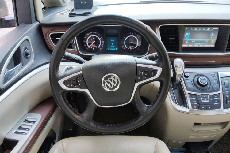 别克GL8 2017款 25S 豪华型 国V局部细节13