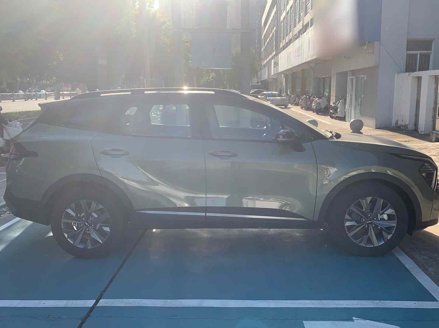 起亚 狮铂拓界 2023款 2.0L HEV 两驱旗舰版(3)