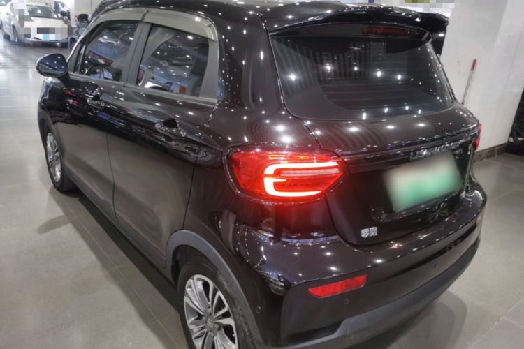 零跑汽车 零跑T03 2021款 400舒享版车身外观4