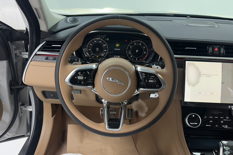 捷豹XFL 2025款 2.0T P250 两驱尊享豪华版局部细节13