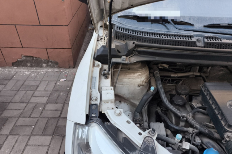 中华V3 2016款 1.5L 手动舒适型局部细节9006