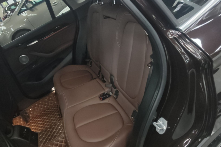 宝马X1 2021款 sDrive25Li 领先型中控内饰21