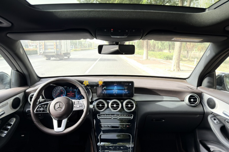 奔驰GLC 2020款 改款 GLC 260 L 4MATIC 动感型中控内饰7002