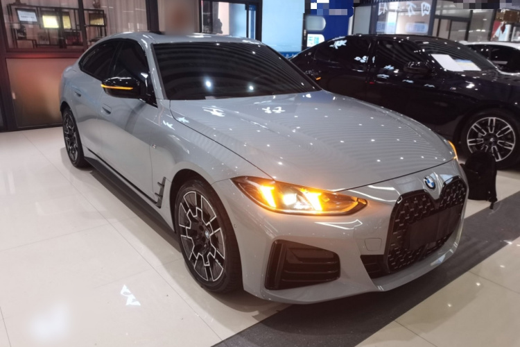宝马4系 2024款 430i Gran Coupe M运动曜夜套装车身外观3