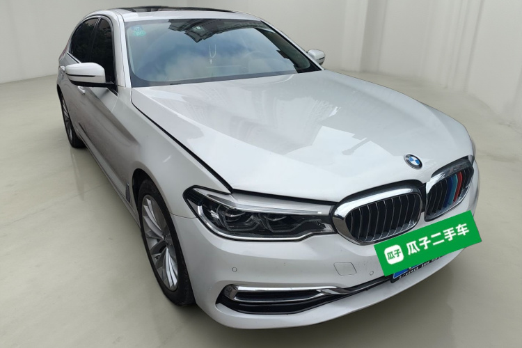 宝马5系 2020款 530Li 领先型 豪华套装车身外观3