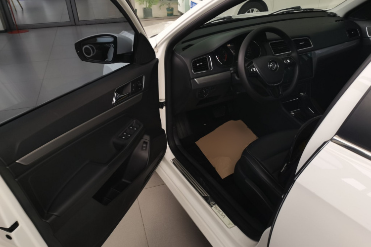 大众 朗逸 2017款 1.6L 自动舒适版中控内饰20