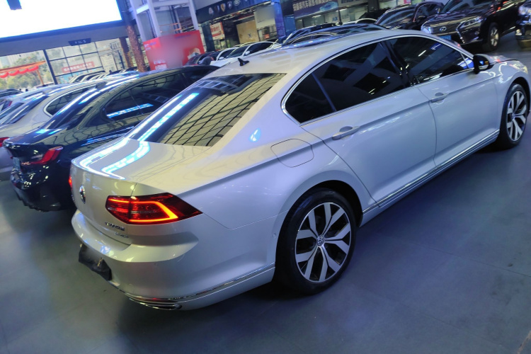 大众 迈腾 2018款 380TSI DSG 尊贵型车身外观7