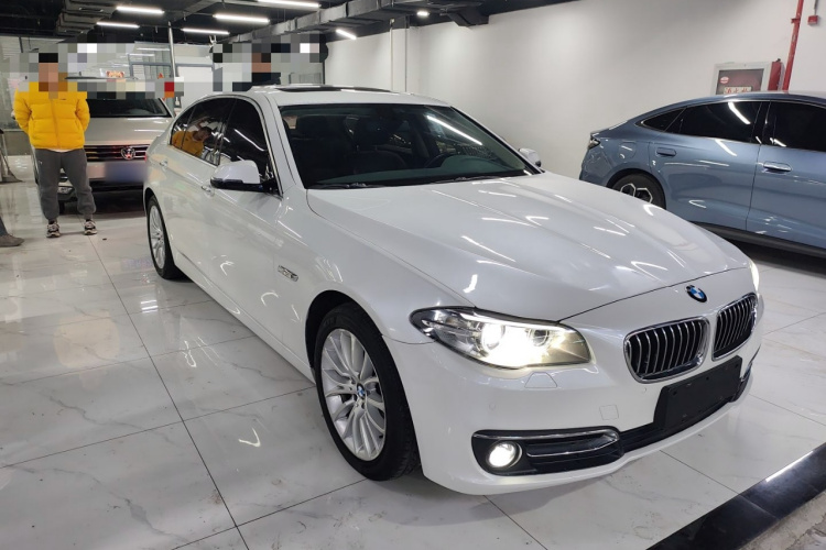 宝马5系 2014款 525Li 豪华设计套装车身外观3