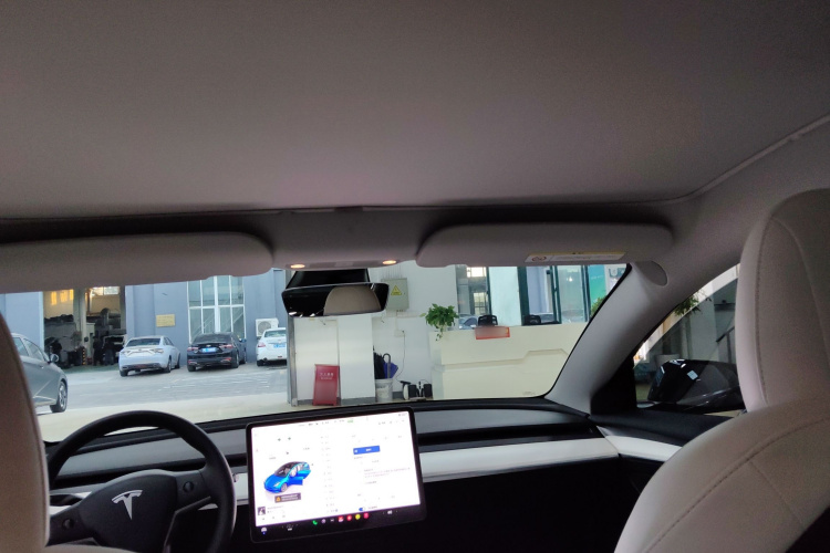 特斯拉 Model 3 2022款 后轮驱动版中控内饰22