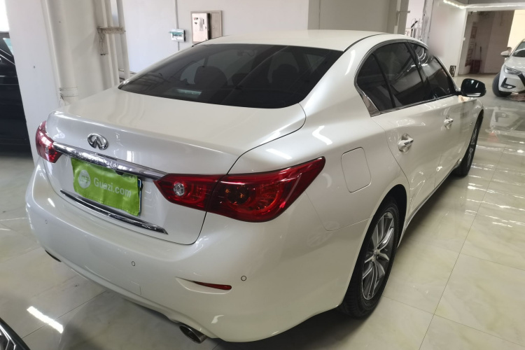 英菲尼迪Q50L 2016款 2.0T 舒适版车身外观7
