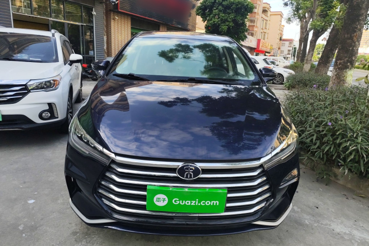 比亚迪 宋MAX 2021款 升级版 1.5T 手动豪华型 7座车身外观2