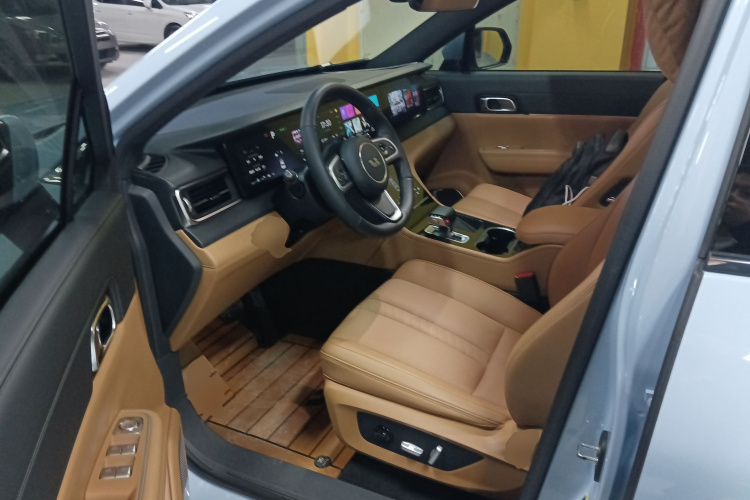 理想汽车 理想ONE 2020款 增程6座版中控内饰7003