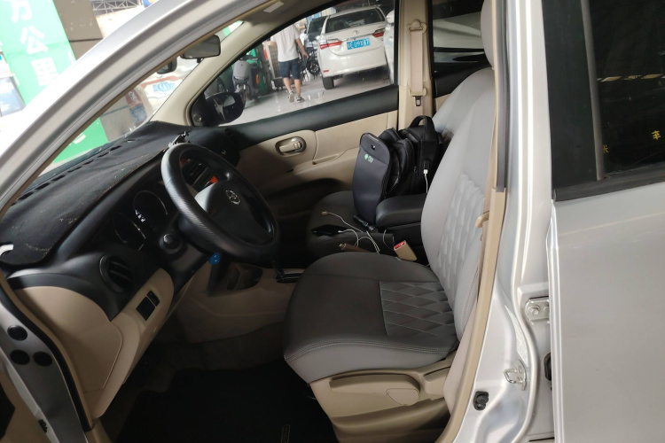 日产 骊威 2015款 1.6XE CVT舒适版局部细节19