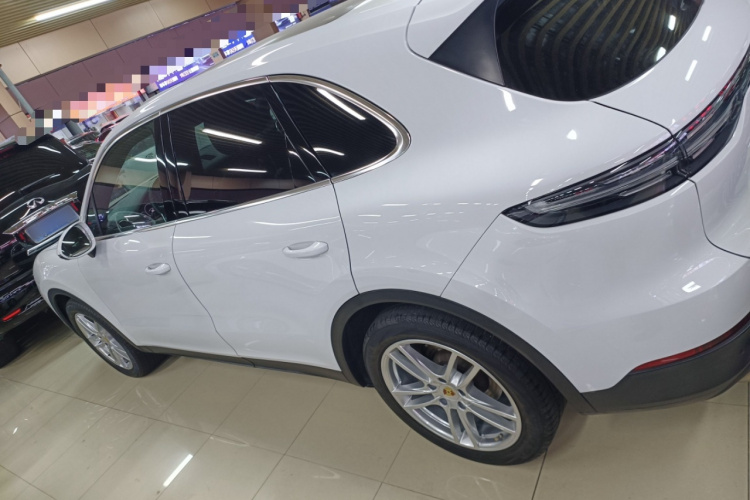 保时捷 2022款 Cayenne 3.0T 铂金版车身外观6003