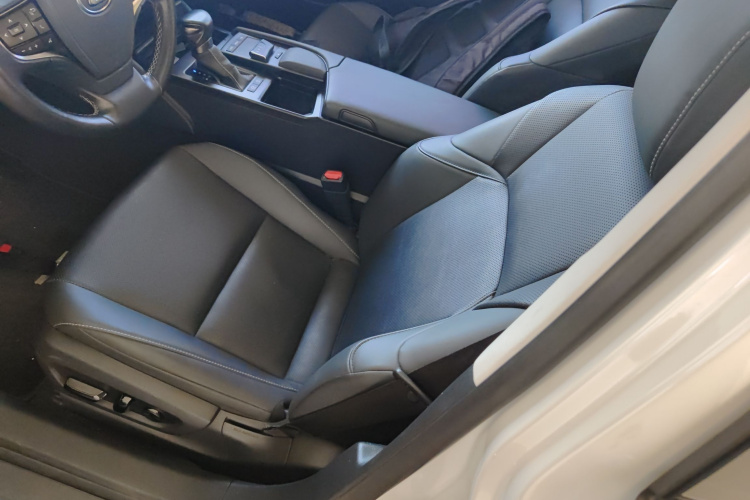 雷克萨斯ES 2020款 200 卓越版局部细节19