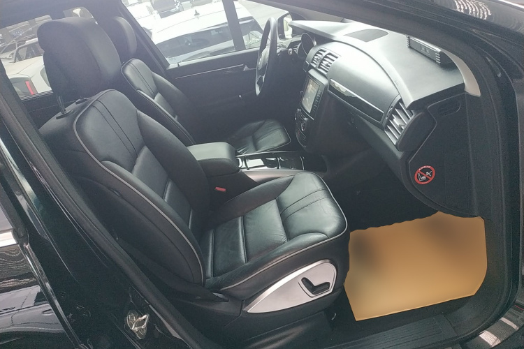 奔驰R级 2017款 R 320 4MATIC 商务型臻藏版局部细节41