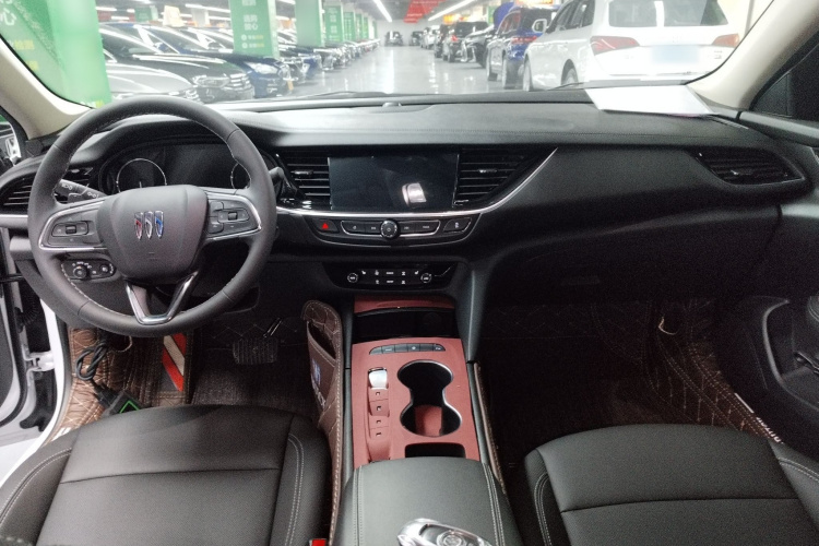 别克 君威 2024款 28T 纵享版中控内饰7002