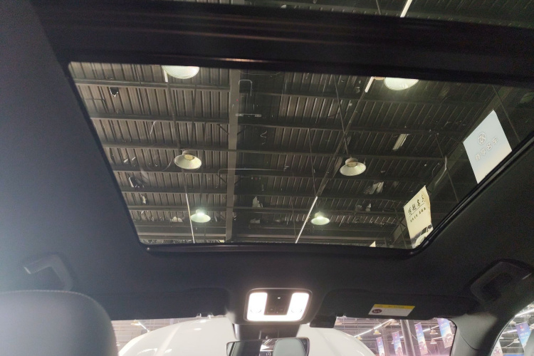 理想汽车 理想ONE 2020款 增程6座版中控内饰22