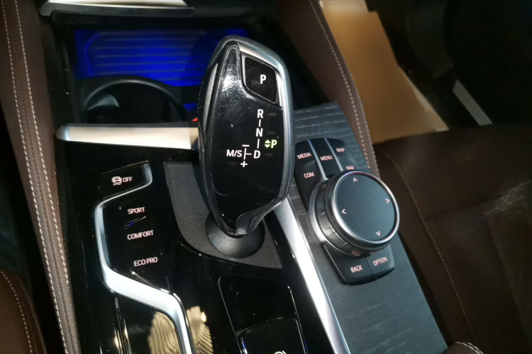 宝马5系 2021款 改款 530Li 领先型 M运动套装局部细节18