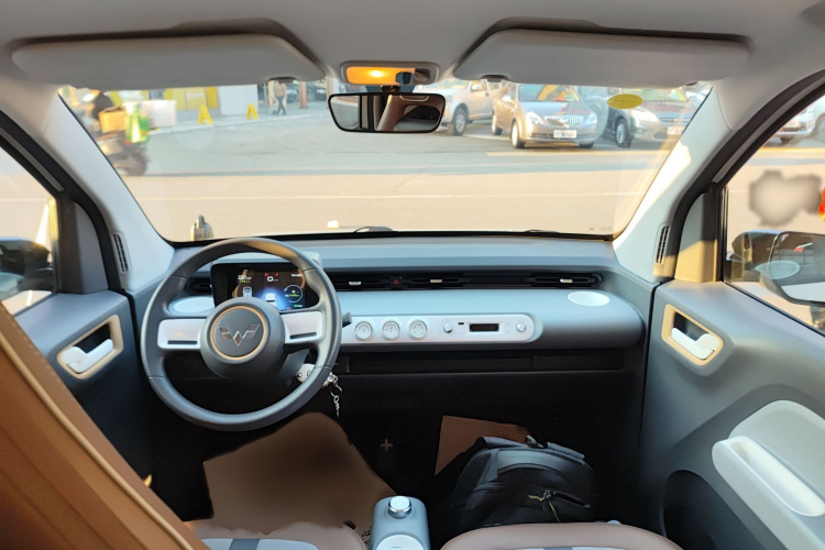 五菱汽车 宏光MINIEV 2022款 GAMEBOY 200km 玩咖款 磷酸铁锂中控内饰7001