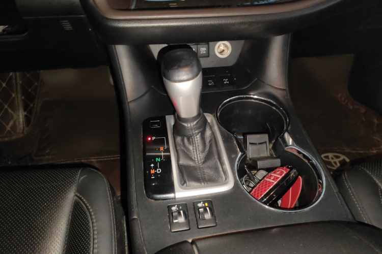 丰田 汉兰达 2018款 2.0T 四驱豪华版 7座 国VI局部细节18