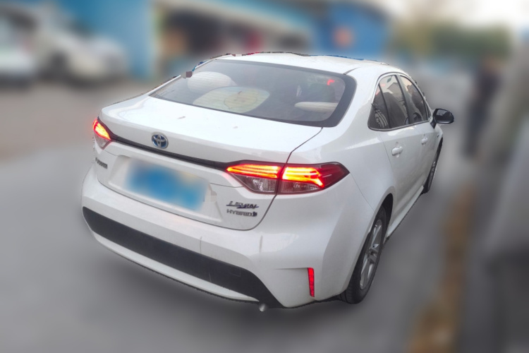 丰田 雷凌 2022款 双擎 1.8H E-CVT领先版车身外观7
