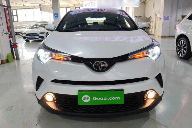 丰田C-HR 2020款 2.0L 领先版车身外观2