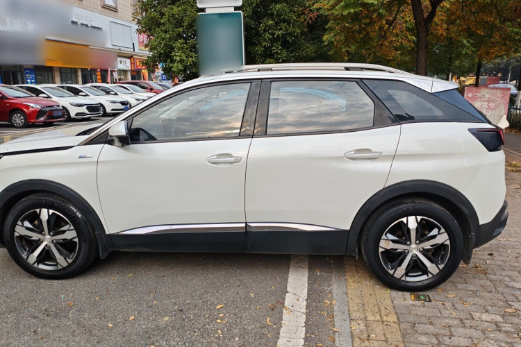 标致4008 2017款 350THP 精英版车身外观4