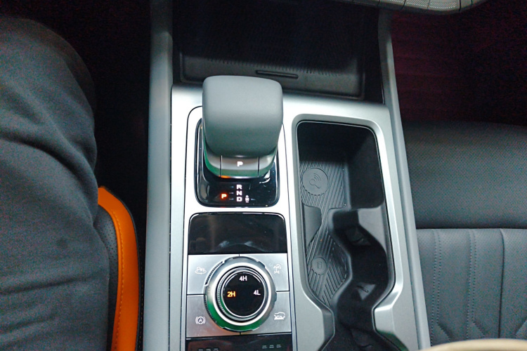 北京越野 北京BJ40 2024款 2.0T 全新城市猎人版 侠客型局部细节18