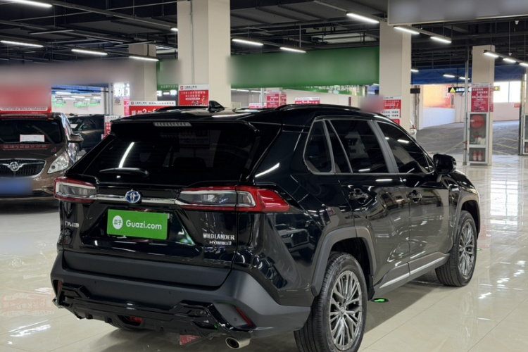 丰田 威兰达 2023款 双擎 2.5L E-CVT两驱豪华PLUS版车身外观6005