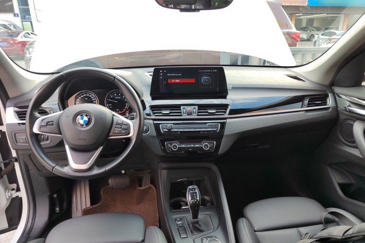 宝马X1 2020款 sDrive25Li 领先型中控内饰12