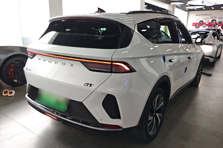 ARCFOX极狐 极狐 阿尔法T(ARCFOX αT) 2023款 480 森林版 175kW车身外观7