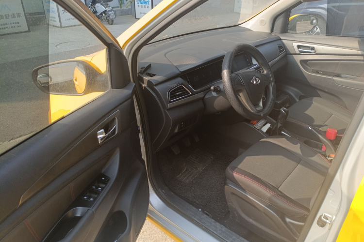 长安凯程 长安欧尚A600 2017款 1.5L 手动标准型中控内饰20