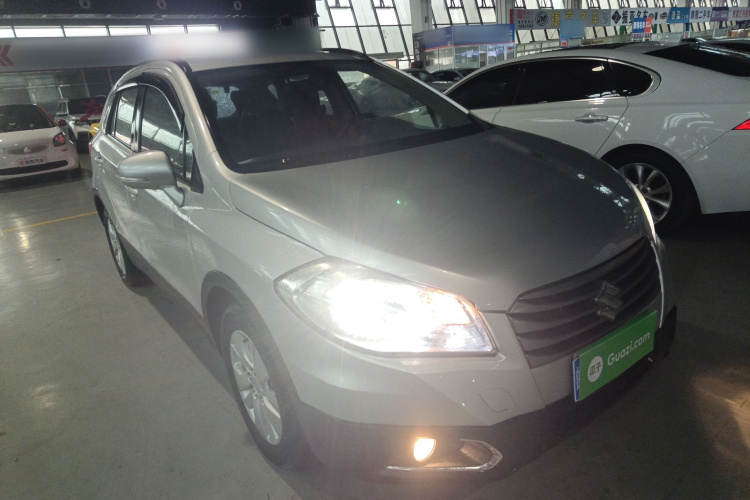 铃木 锋驭 2014款 1.6L CVT两驱进取型车身外观3