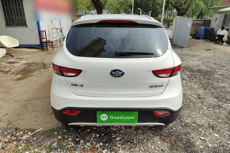 一汽 骏派D60 2015款 1.5L 手动标准型车身外观6004