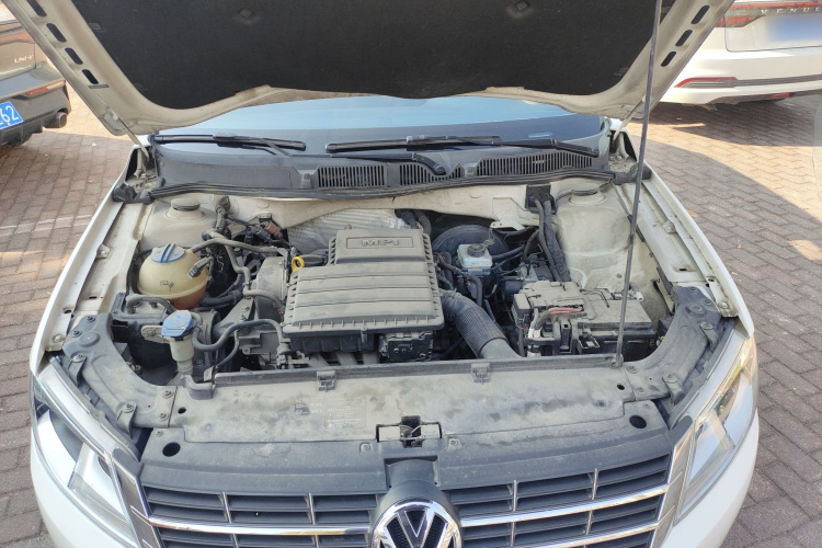 大众 朗行 2013款 1.6L 手动舒适型机舱底盘24