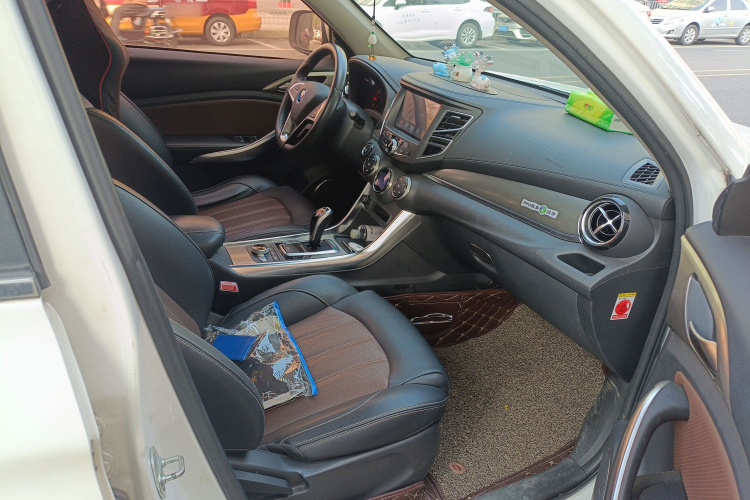 比亚迪 宋新能源 2017款 宋DM 1.5TID 全时四驱豪华型局部细节9005