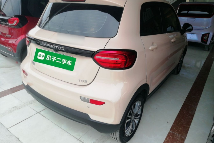 零跑汽车 零跑T03 2021款 400舒享版车身外观7