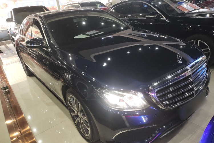 奔驰E级 2016款 E 300 L 时尚型车身外观3