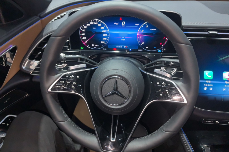 奔驰E级 2025款 E 260 L中控内饰13