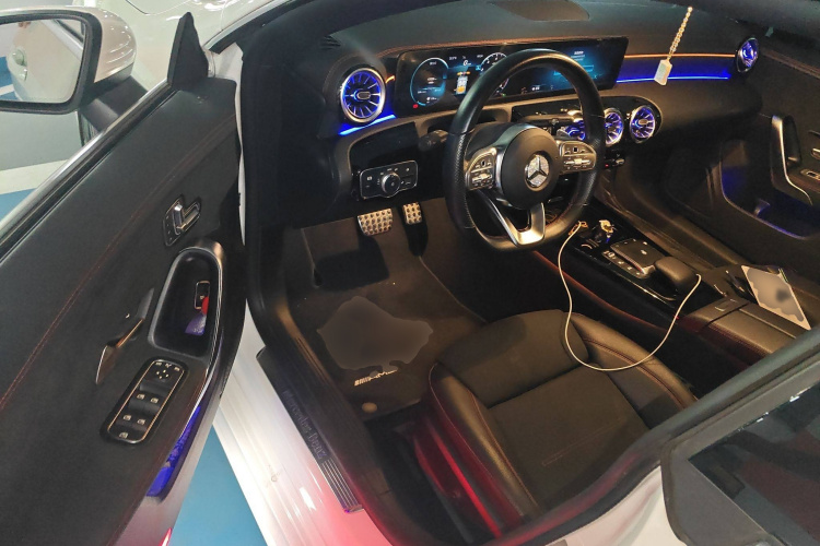 奔驰CLA 2022款 CLA 200中控内饰7003